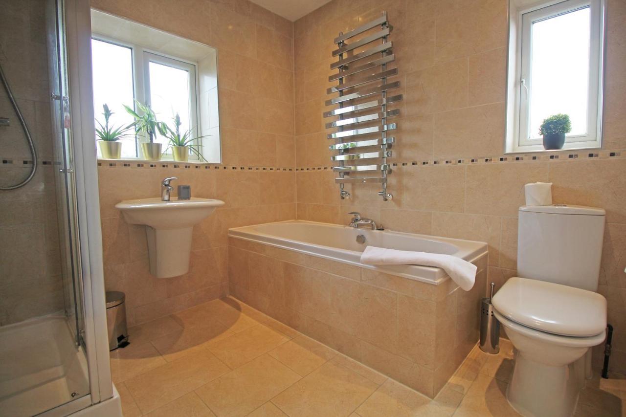 Queens Road - Luxury Spacious Home In Chester Christleton Экстерьер фото