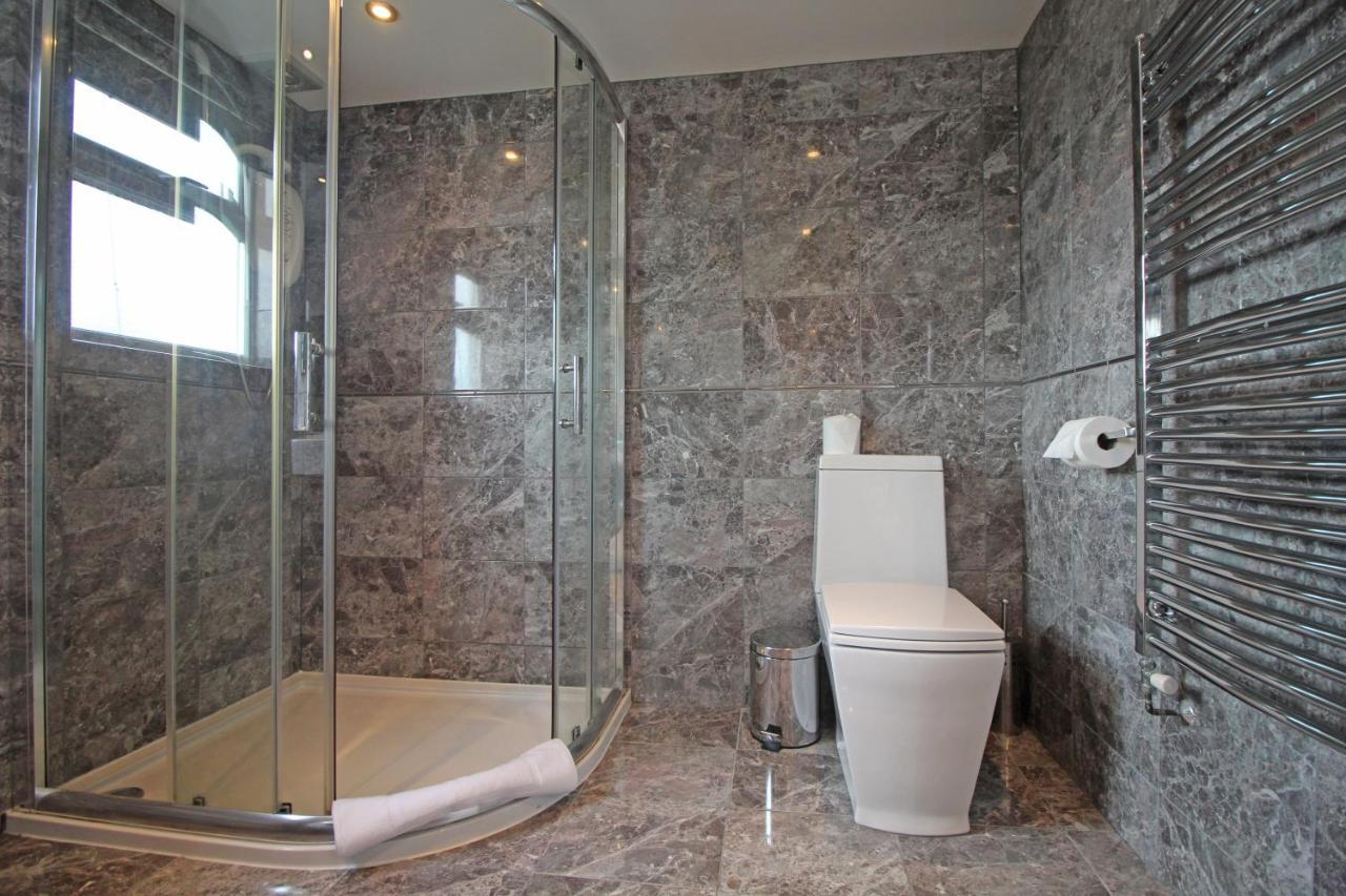 Queens Road - Luxury Spacious Home In Chester Christleton Экстерьер фото