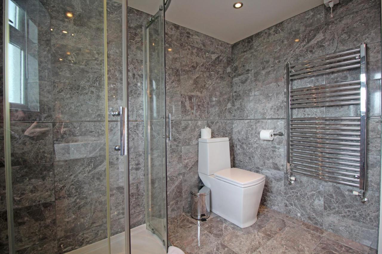 Queens Road - Luxury Spacious Home In Chester Christleton Экстерьер фото