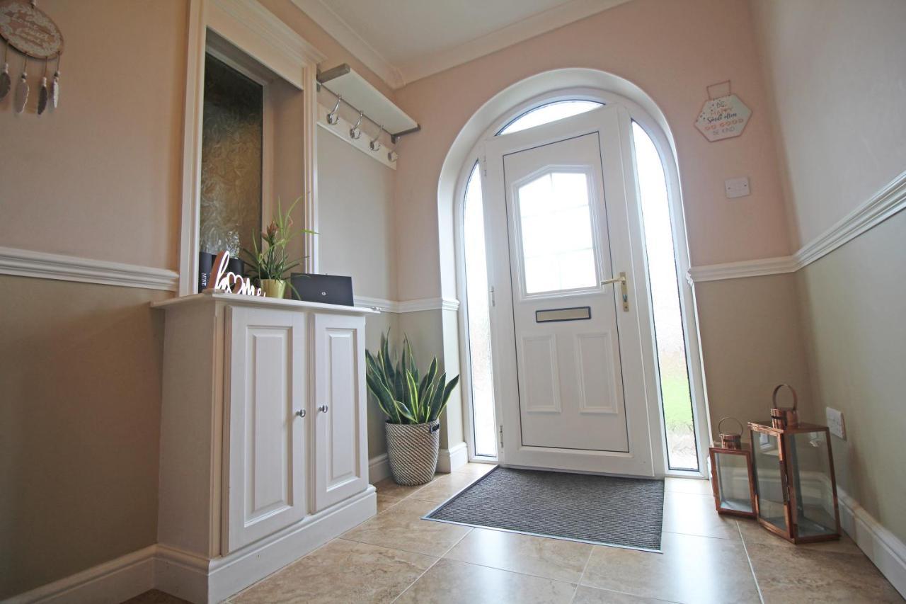 Queens Road - Luxury Spacious Home In Chester Christleton Экстерьер фото