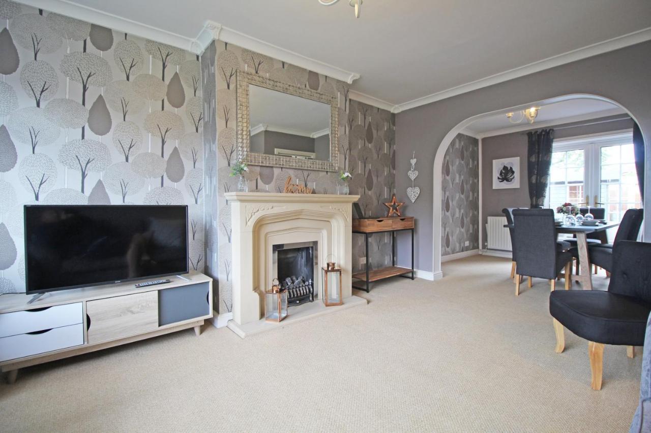 Queens Road - Luxury Spacious Home In Chester Christleton Экстерьер фото